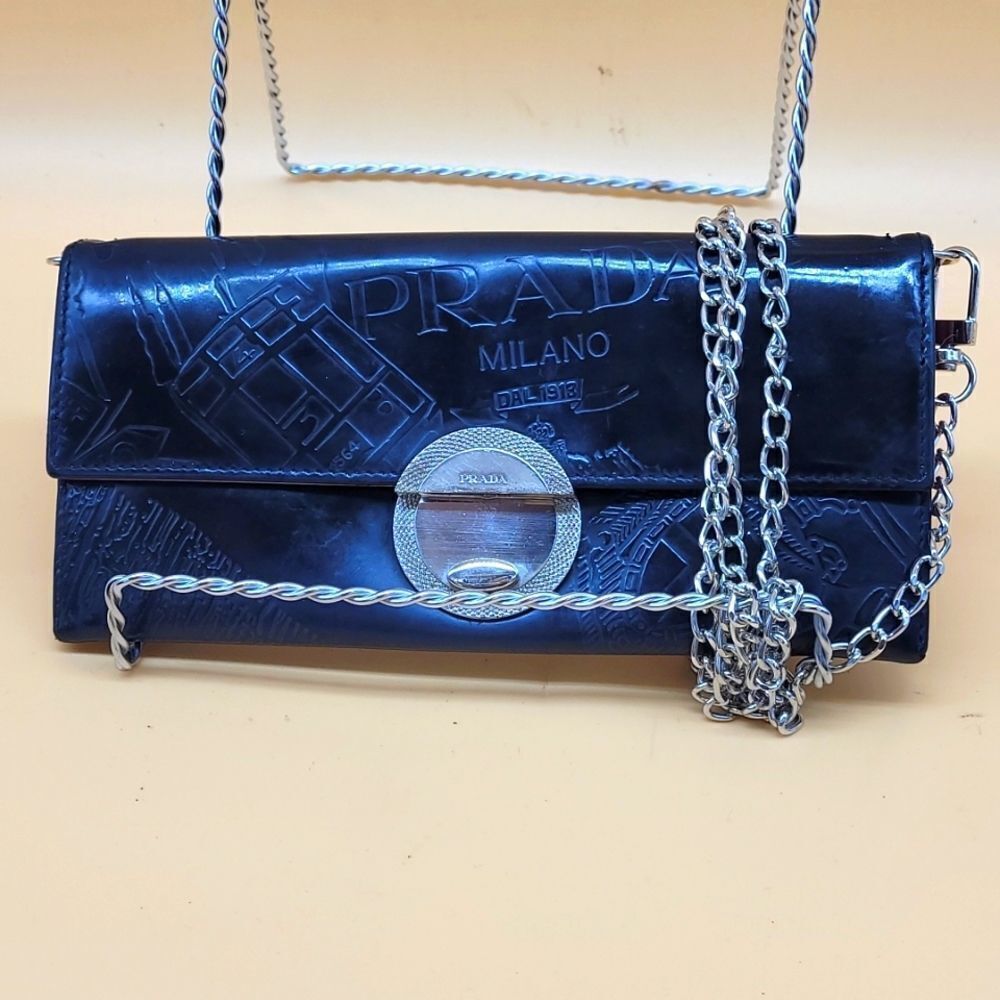 Authentic Prada Wallet on Chain